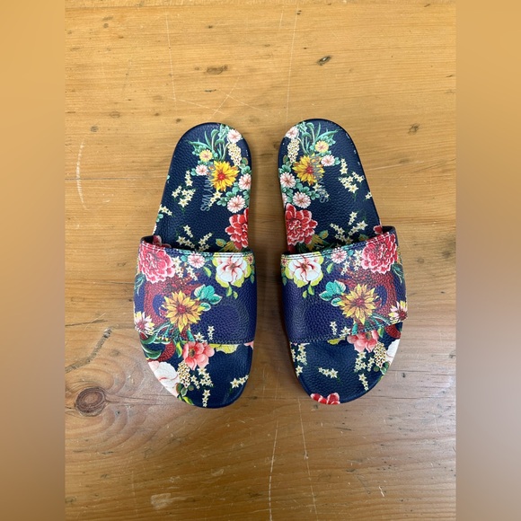 Johnny Was Floral Women's Slide Sandals - Picture 2 of 8
